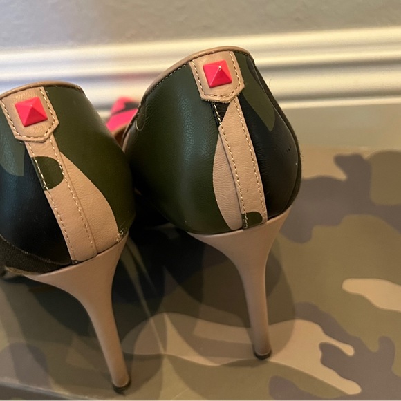 Valentino Rockstud RARE Camo Pink Pumps - Picture 2 of 12